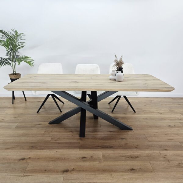 Eiken tafel afgeronde hoeken Twist onderstel k8