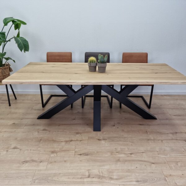 Eiken boomstam tafel met W Onderstel