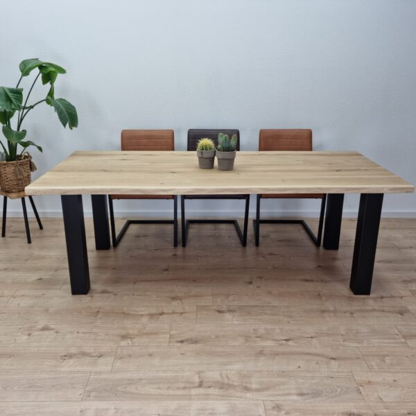 Eiken boomstam tafel met N-poten