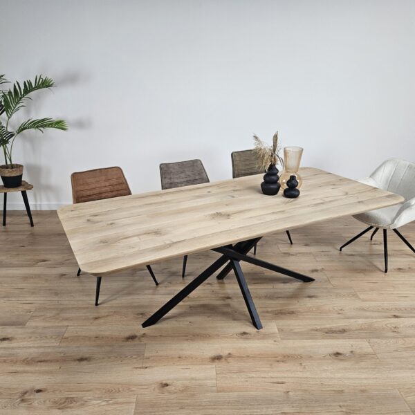 Eiken tafel afgeronde hoeken met Twist-Onderstel K4