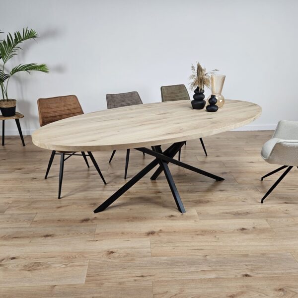 Eiken Ovale tafel met Twist Poot K4