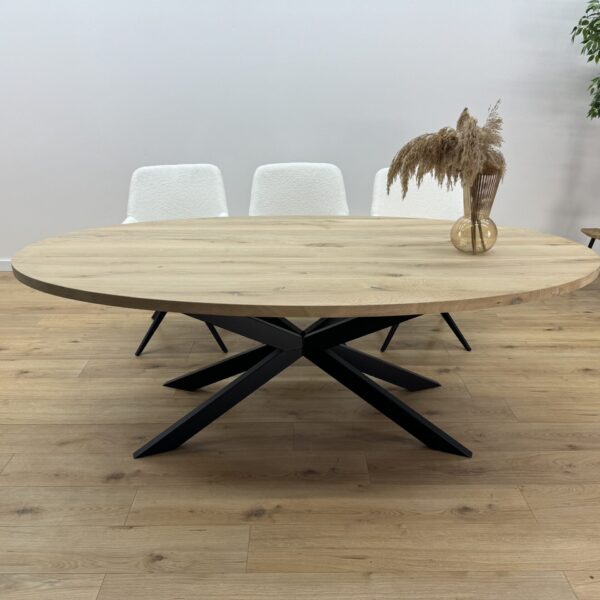 Eiken Ovale tafel met Spider Poot